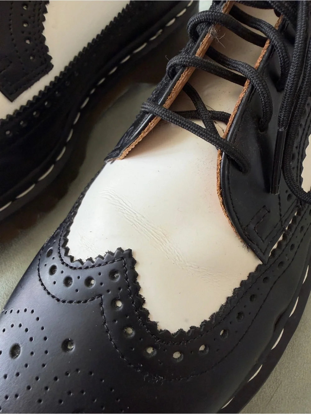 Dr. Martens 3989 Brogue Casual Shoe - Black / White Men’s Size 7